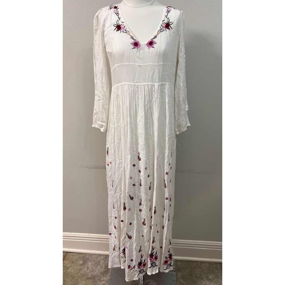 Everleigh Women's Embroidered V-Neck Long Sleeve Maxi Dress White Medium NWOT